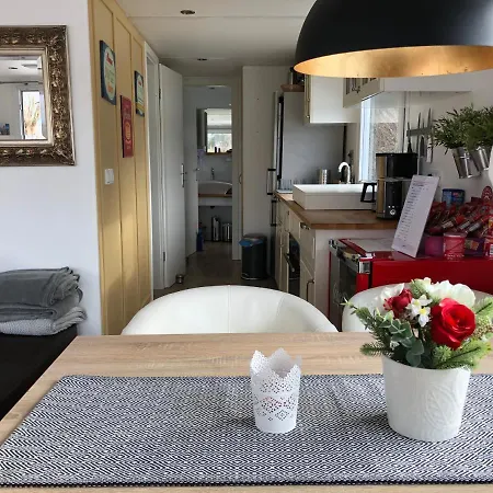 Hausbootferien24 *